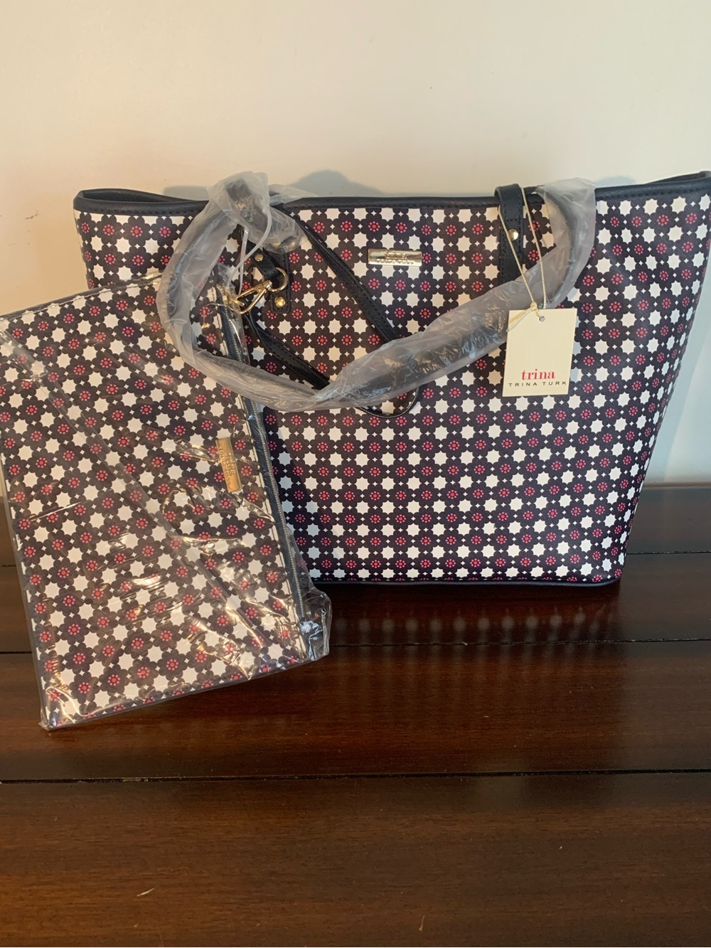 New With Tags Trina Turk tote Matching Tote Bag and Wristlet